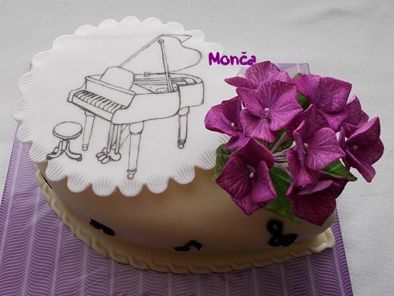 Kresba piano + hortenzie